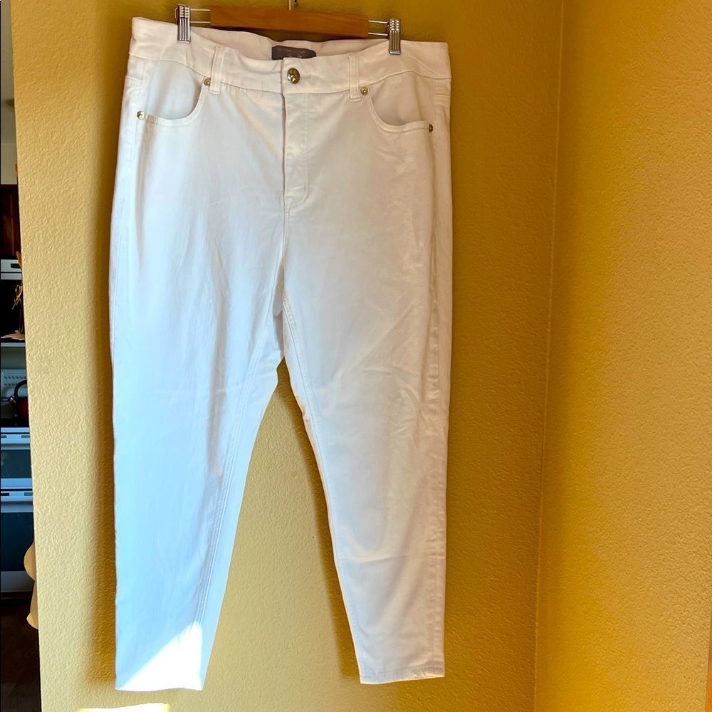 EUC Melissa McCarthy Seven7 Jeans collaboration White 20
